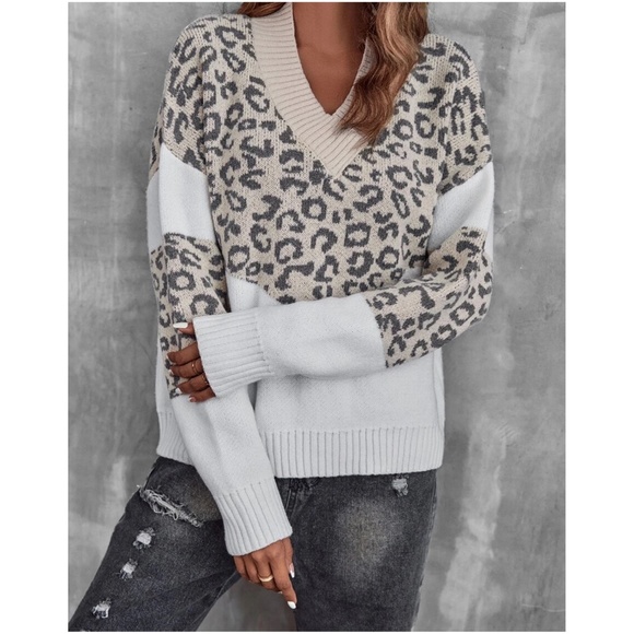 Cozy Leopard Print Oversized Sweater Top - Picture 2 of 5